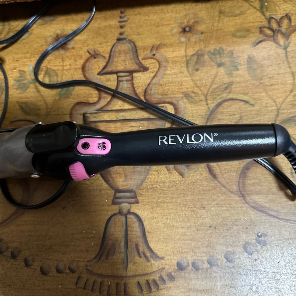 Revlon RV050 1.5" Curling Iron Black / Pink Adjustable Heat - Very Clean Tested - Picture 5 of 16